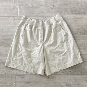 Light Cream LululemonWomen’s Casual Elastic-Waist Shorts